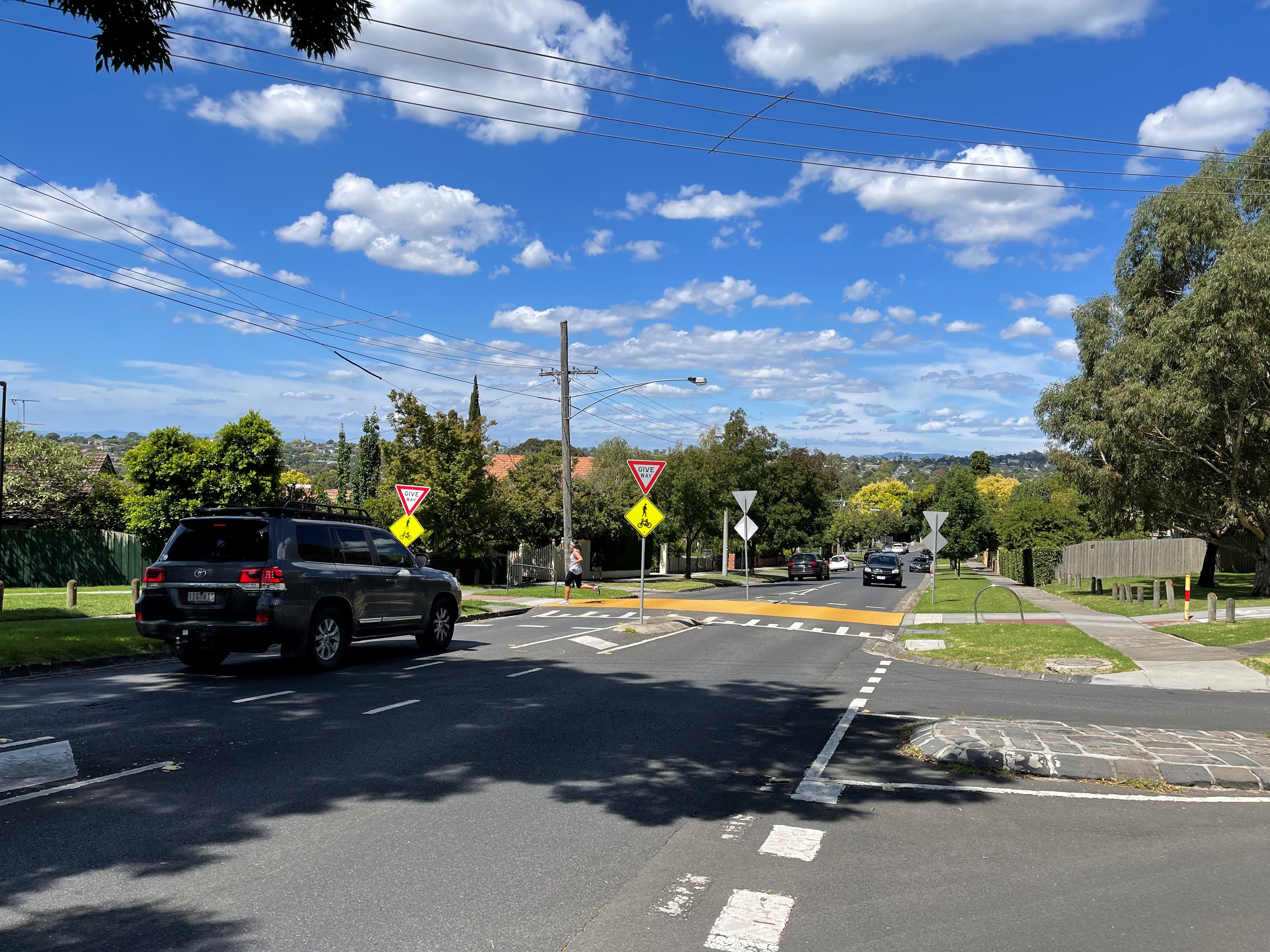 Safe System Snippet #97 – Shared Path Crossing Priority