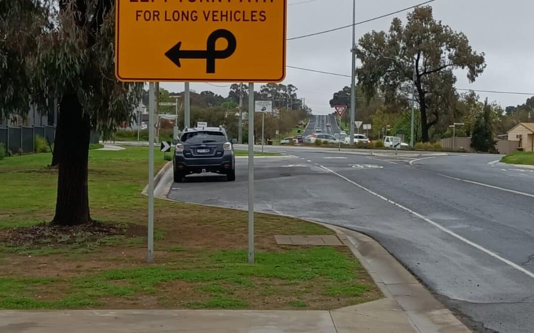 Safe System Snippet #191 Left turn swept path for larger vehicles