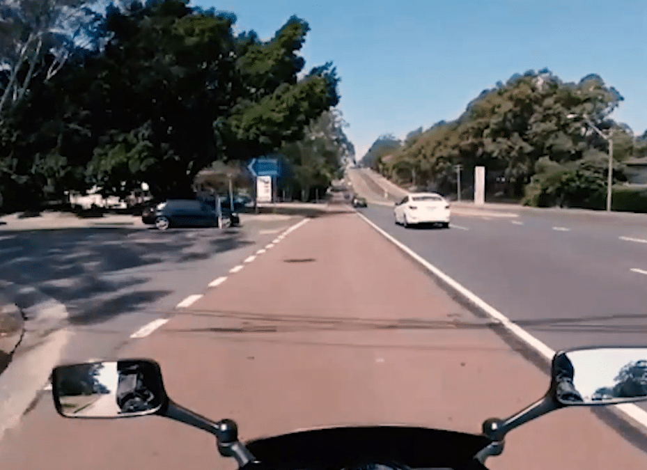 Safe System Snippet 355: Motorcyclists in the bus lane – does it increase or decrease risk? 