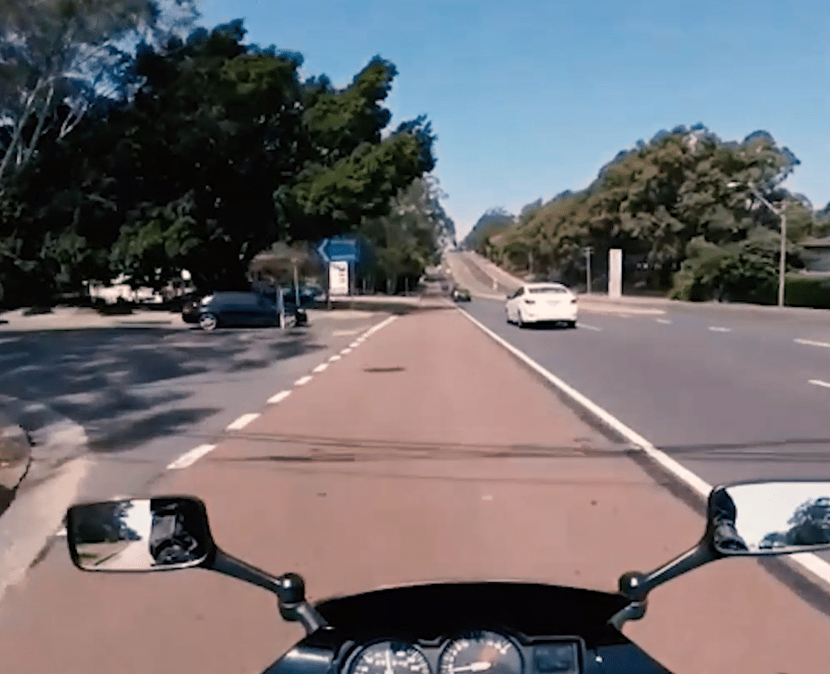 Safe System Snippet 355: Motorcyclists in the bus lane – does it increase or decrease risk? 