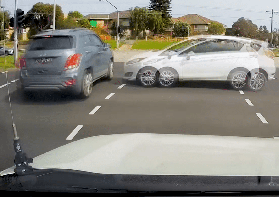 Safe System Snippet 507: Vehicle to Vehicle Risk at Signals